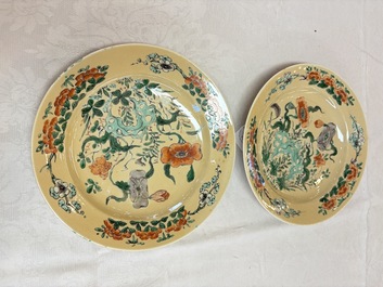 A pair of Chinese famille verte caf&eacute;-au-lait-ground plates with floral design, lotus mark, Kangxi