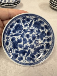 17 Chinese blue and white cups and 22 saucers, Kangxi/Yongzheng