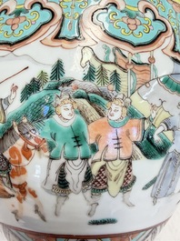 A Chinese famille verte 'Warriors' scroll pot, 19th C.