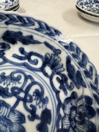 17 Chinese blue and white cups and 22 saucers, Kangxi/Yongzheng