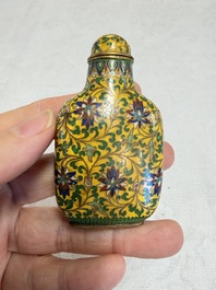 A collection of 12 Chinese cloisonn&eacute; snuff bottles with floral design, 19/20th C.