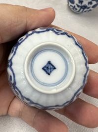 17 Chinese blue and white cups and 22 saucers, Kangxi/Yongzheng