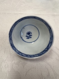 17 Chinese blue and white cups and 22 saucers, Kangxi/Yongzheng