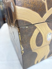 A Japanese mother-of-pearl-inlaid lacquer five-tier stacking box with two covers and a tray, 19/20th C.