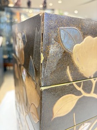 A Japanese mother-of-pearl-inlaid lacquer five-tier stacking box with two covers and a tray, 19/20th C.