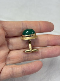 A pair of 18kt yellow gold cufflinks with green cabochon stones, 20th C.