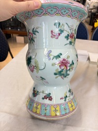 A Chinese famille rose spittoon, a famille verte covered double-gourd vase and a gilt-decorated coral-red-ground hat stand, Daoguang mark, 19th C.