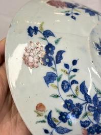 A Chinese blue and white jardini&egrave;re with stand, a 'Chilong' jar and a famille rose covered tureen, Guanyao 官窑 mark, 19th C.