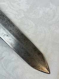 A rare set of Chinese double swords with scabbard 'shuangjian', Longquan mark, 19th C.
