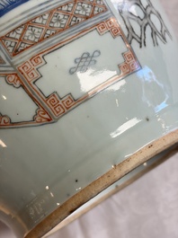 A pair of Chinese qianjiang cai 'Antiquities' vases, signed workshop of Qingyun 慶雲, 19/20th C.