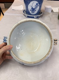 A Chinese blue and white jardini&egrave;re with stand, a 'Chilong' jar and a famille rose covered tureen, Guanyao 官窑 mark, 19th C.