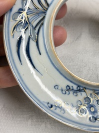 Three Chinese enamelled blue and white covered bowls on stands and a famille rose vase, Kangxi and Tongzhi mark, 19/20th C.
