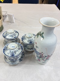 Three Chinese enamelled blue and white covered bowls on stands and a famille rose vase, Kangxi and Tongzhi mark, 19/20th C.