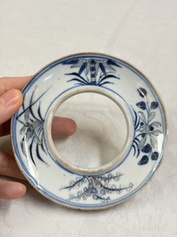 Three Chinese enamelled blue and white covered bowls on stands and a famille rose vase, Kangxi and Tongzhi mark, 19/20th C.