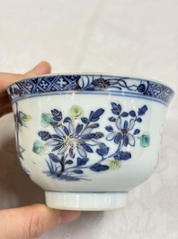 Three Chinese enamelled blue and white covered bowls on stands and a famille rose vase, Kangxi and Tongzhi mark, 19/20th C.