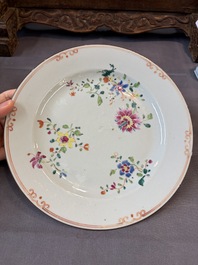 17 Chinese blue, white and famille rose plates and an Imari-style tea caddy, Kangxi/Qianlong