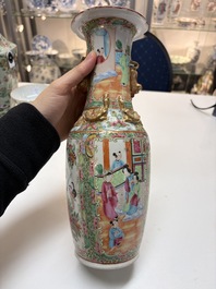 An extensive group of 23 Chinese Canton famille rose wares, 19th C.