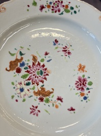 17 Chinese blue, white and famille rose plates and an Imari-style tea caddy, Kangxi/Qianlong