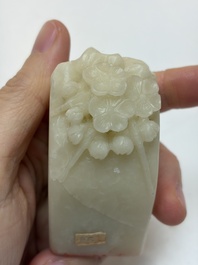 Nine Chinese hardstone carvings and bowls, including jade, 19/20th C.