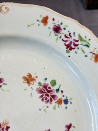 17 Chinese blue, white and famille rose plates and an Imari-style tea caddy, Kangxi/Qianlong