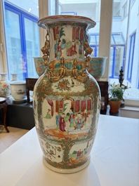 An extensive group of 23 Chinese Canton famille rose wares, 19th C.