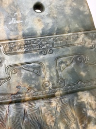Nine Chinese hardstone carvings and bowls, including jade, 19/20th C.