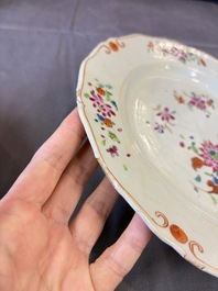 17 Chinese blue, white and famille rose plates and an Imari-style tea caddy, Kangxi/Qianlong