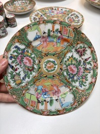 An extensive group of 23 Chinese Canton famille rose wares, 19th C.