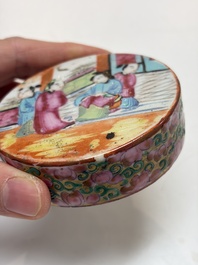 An extensive group of 23 Chinese Canton famille rose wares, 19th C.