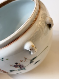 Two Chinese famille rose covered bowls and three grisaille saucers, Tongzhi and Qinghua Ciye Gongsi 慶華瓷業公司 marks, one signed Zi Wen 子文, 19/20th C.