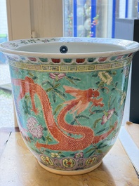 A pair of Chinese famille rose Dayazhai-style 'Dragon' jardini&egrave;res, 20th C.