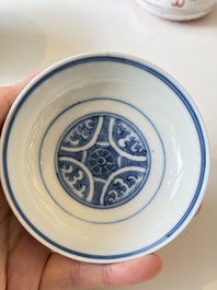 Four Chinese blue and white wares, and two iron-red-decorated wares, 19/20th C.