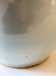 A Chinese famille rose vase, a covered jar and a jardiniere with stand, 19/20th C.