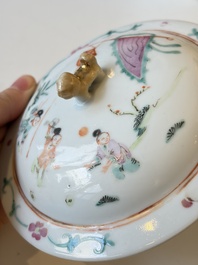 Two Chinese famille rose covered bowls and three grisaille saucers, Tongzhi and Qinghua Ciye Gongsi 慶華瓷業公司 marks, one signed Zi Wen 子文, 19/20th C.