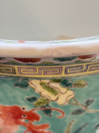 A pair of Chinese famille rose Dayazhai-style 'Dragon' jardini&egrave;res, 20th C.