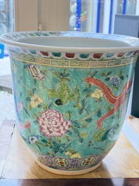 A pair of Chinese famille rose Dayazhai-style 'Dragon' jardini&egrave;res, 20th C.