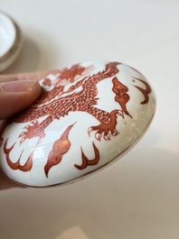 Four Chinese blue and white wares, and two iron-red-decorated wares, 19/20th C.