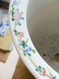 A pair of Chinese famille rose Dayazhai-style 'Dragon' jardini&egrave;res, 20th C.