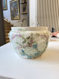 Two Chinese famille rose covered bowls and three grisaille saucers, Tongzhi and Qinghua Ciye Gongsi 慶華瓷業公司 marks, one signed Zi Wen 子文, 19/20th C.