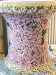 A Chinese famille rose 'Eight Immortals' dish and an 'Elegant Beauties' vase, Qianlong and Jingdezhen 景德鎮 mark, 20th C.