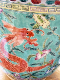 A pair of Chinese famille rose Dayazhai-style 'Dragon' jardini&egrave;res, 20th C.