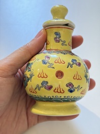Ten Chinese famille rose and verte wares, Qianlong and Jing De Zhen 景德鎮 marks, 20th C.