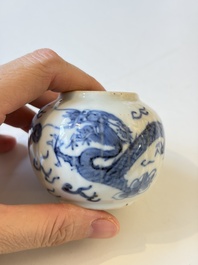 Four Chinese blue and white wares, and two iron-red-decorated wares, 19/20th C.