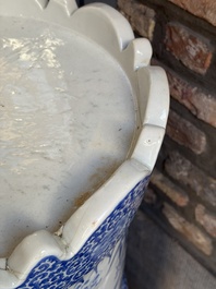 A pair of large Japanese blue and white stands, Keisa 瀬戸圭左製 and Yamakei 山圭制 marks, 19/20th C.