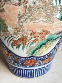 A large Japanese Imari 'Shishi Lions' vase, Kutani Taniguchi 九谷 谷口 mark, Meiji, 19th C.
