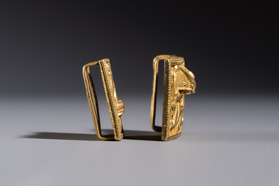 A Chinese gilt-bronze 'Dragon' belt buckle, 19th C.