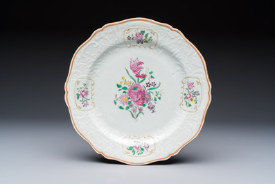 Two Chinese famille rose serving dishes and six plates with floral design, Qianlong