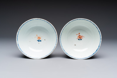 11 Chinese Imari-style and blue and white wares, Yongzheng/Qianlong