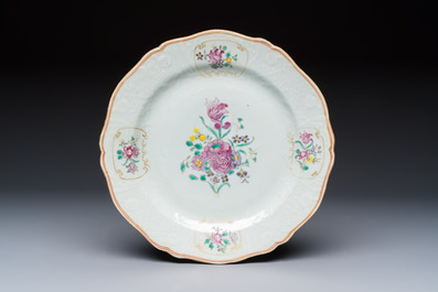 Two Chinese famille rose serving dishes and six plates with floral design, Qianlong