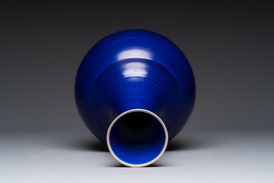 A Chinese blue-glazed bottle vase, 19th C.